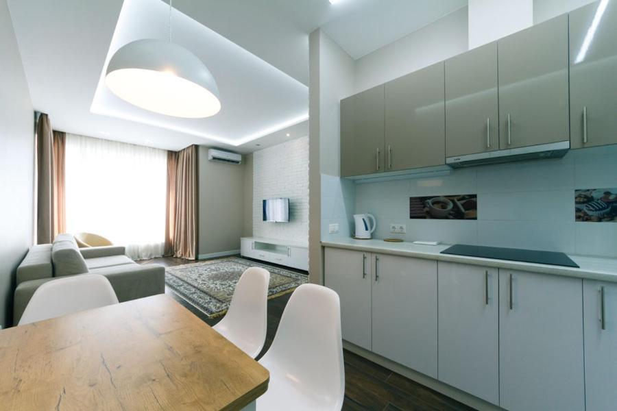 Квартира На Улице Деловая Kiev Exteriör bild